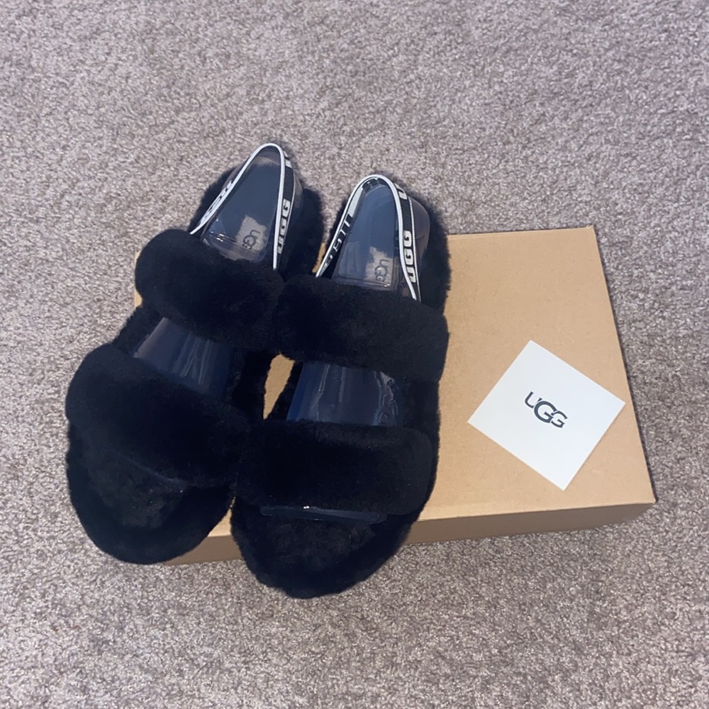 UGG “Oh Yeah” Furry Slides - SIZE 9